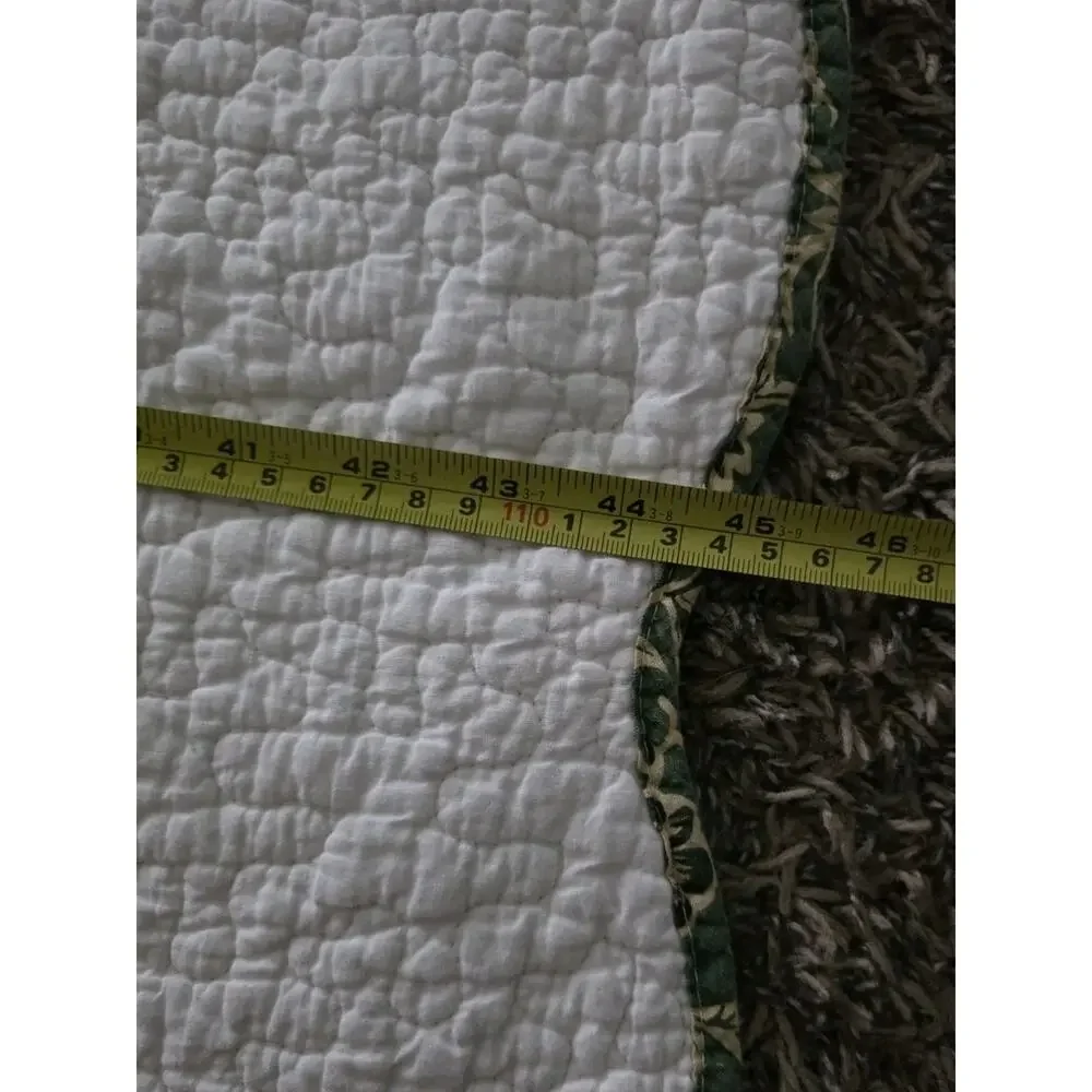 Vintage Cathedral Window Lap Quilt Scalloped Edge 58 X 45